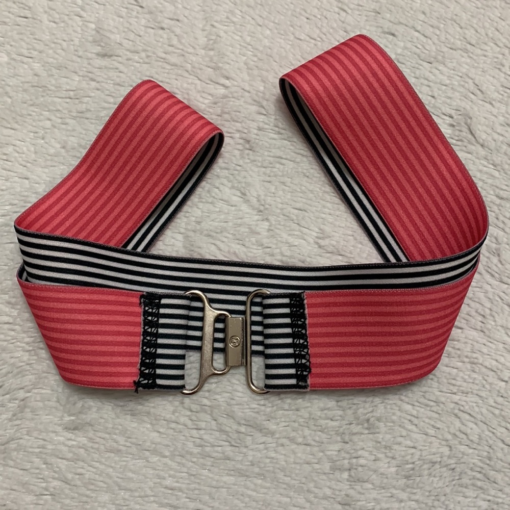Lululemon reversible striped belt